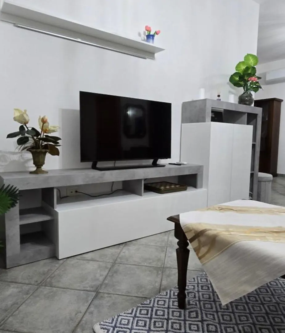 Bee House Apartment Bosa Italy
